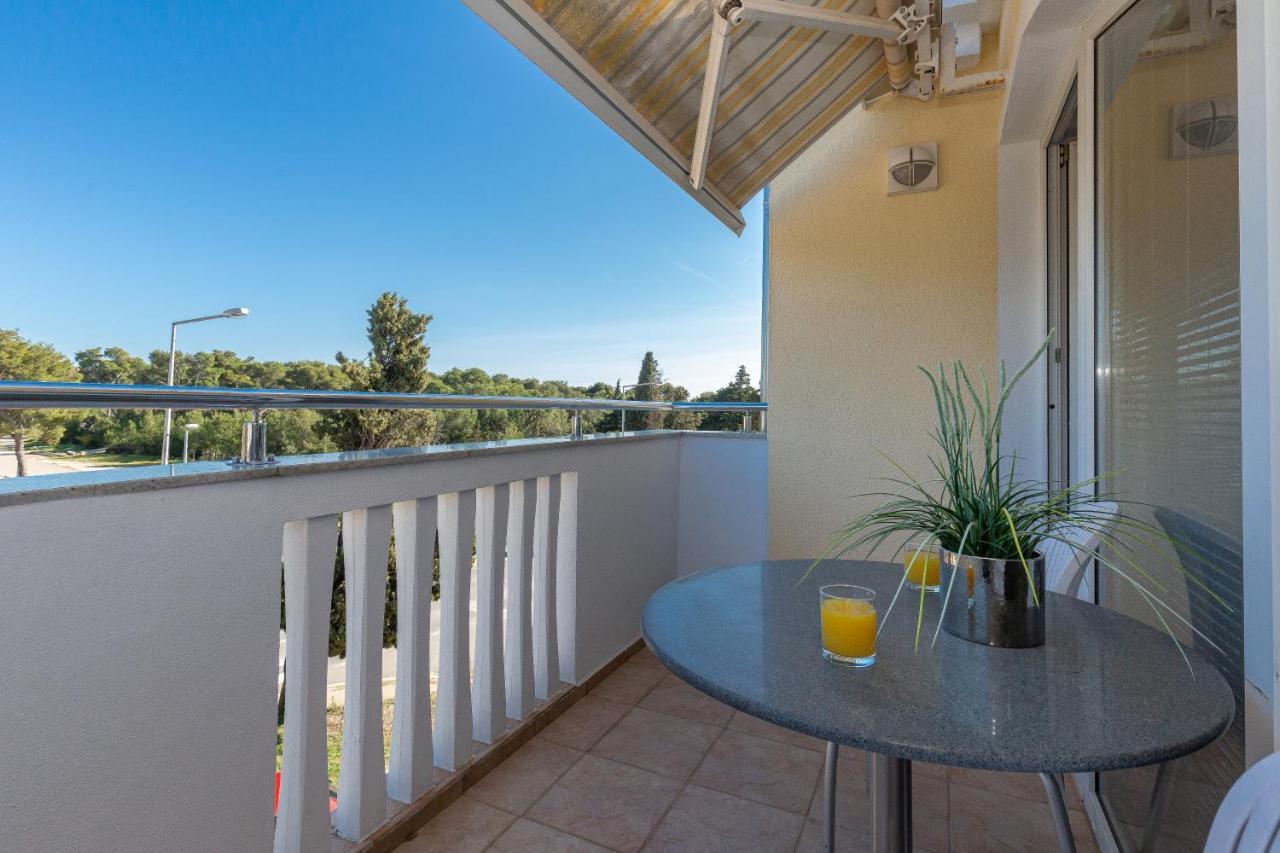 Apartments Dalmata Biograd Na Moru Luaran gambar