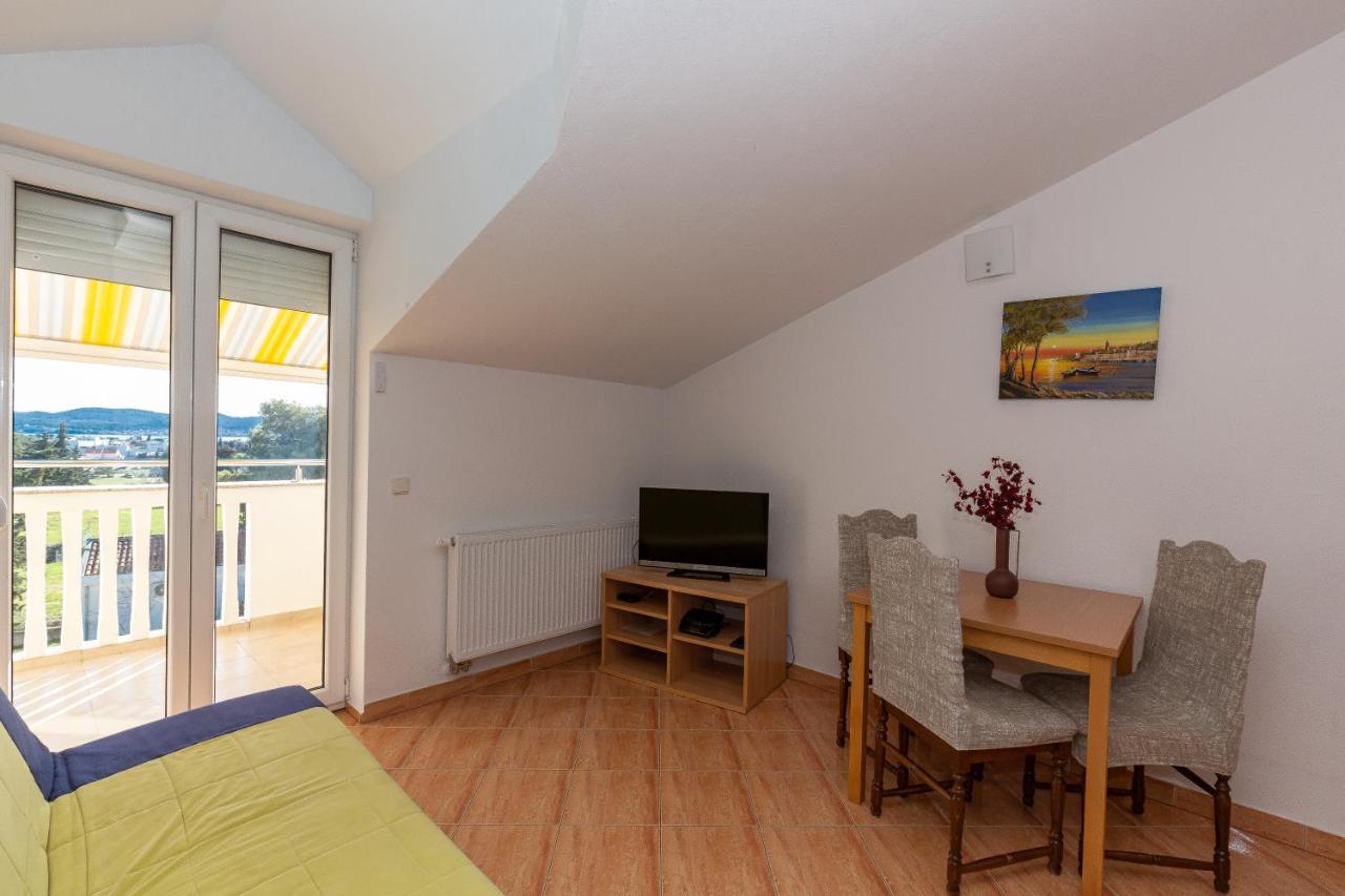 Apartments Dalmata Biograd Na Moru Luaran gambar