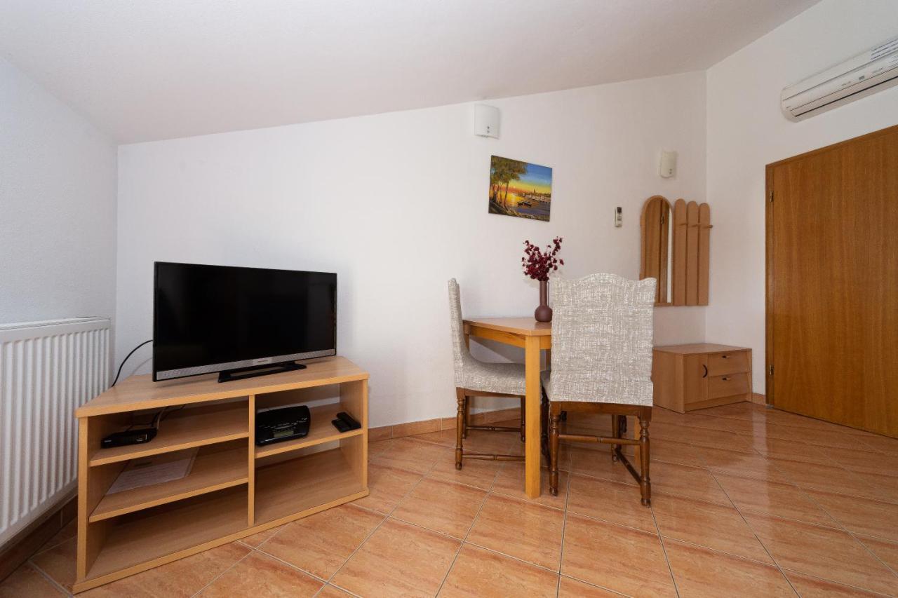 Apartments Dalmata Biograd Na Moru Luaran gambar