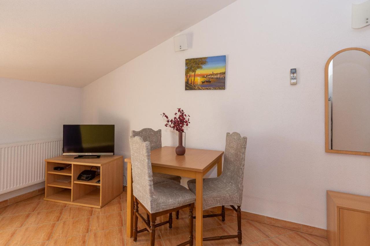 Apartments Dalmata Biograd Na Moru Luaran gambar
